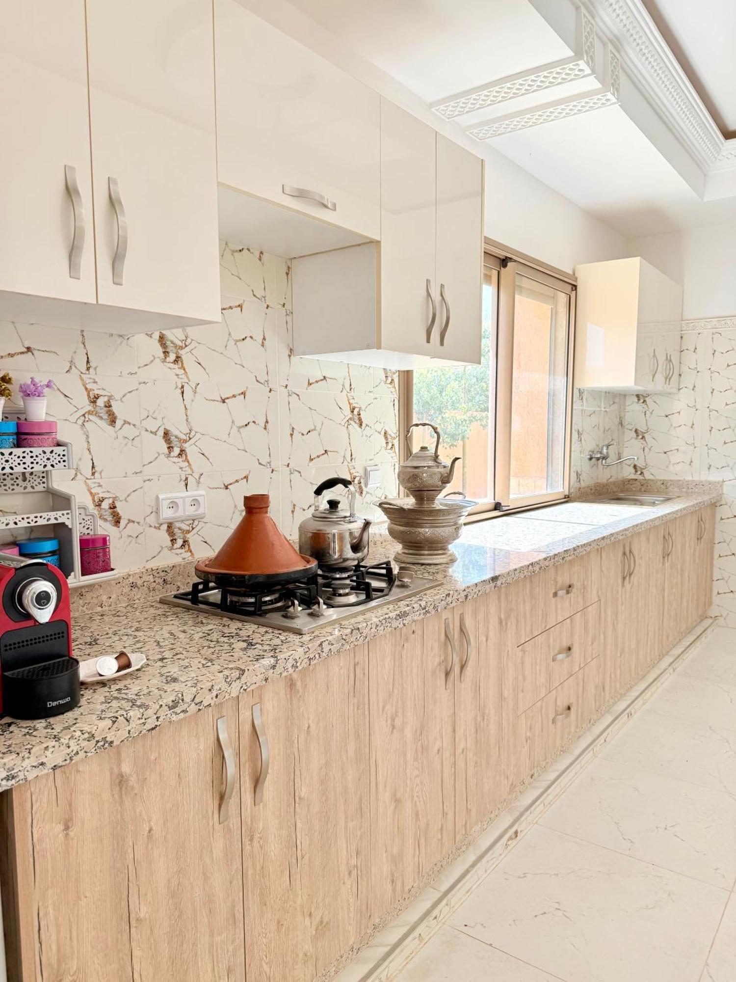 The Atlas View And Elegant Marrakech Villa